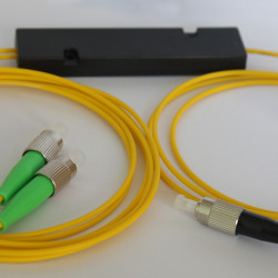 1X2 FC to FC/APC FBT Splitter 9/125 OS2 Singlemode 1X2 FC to FC/APC FBT Splitter 9/125 OS2 Singlemode