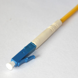 LC/UPC Pigtail 9/125 OS2 Singlemode Fiber Cable 0.9 2.0 3.0mm LC/UPC Pigtail 9/125 OS2 Singlemode Fiber Cable 0.9 2.0 3.0mm
